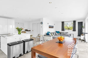 Photo 32- click for photo gallery